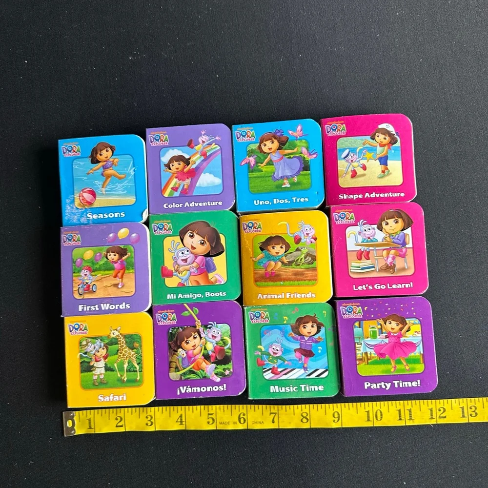 Nickelodeon Dora the Explorer Learning Toys 12 mini books